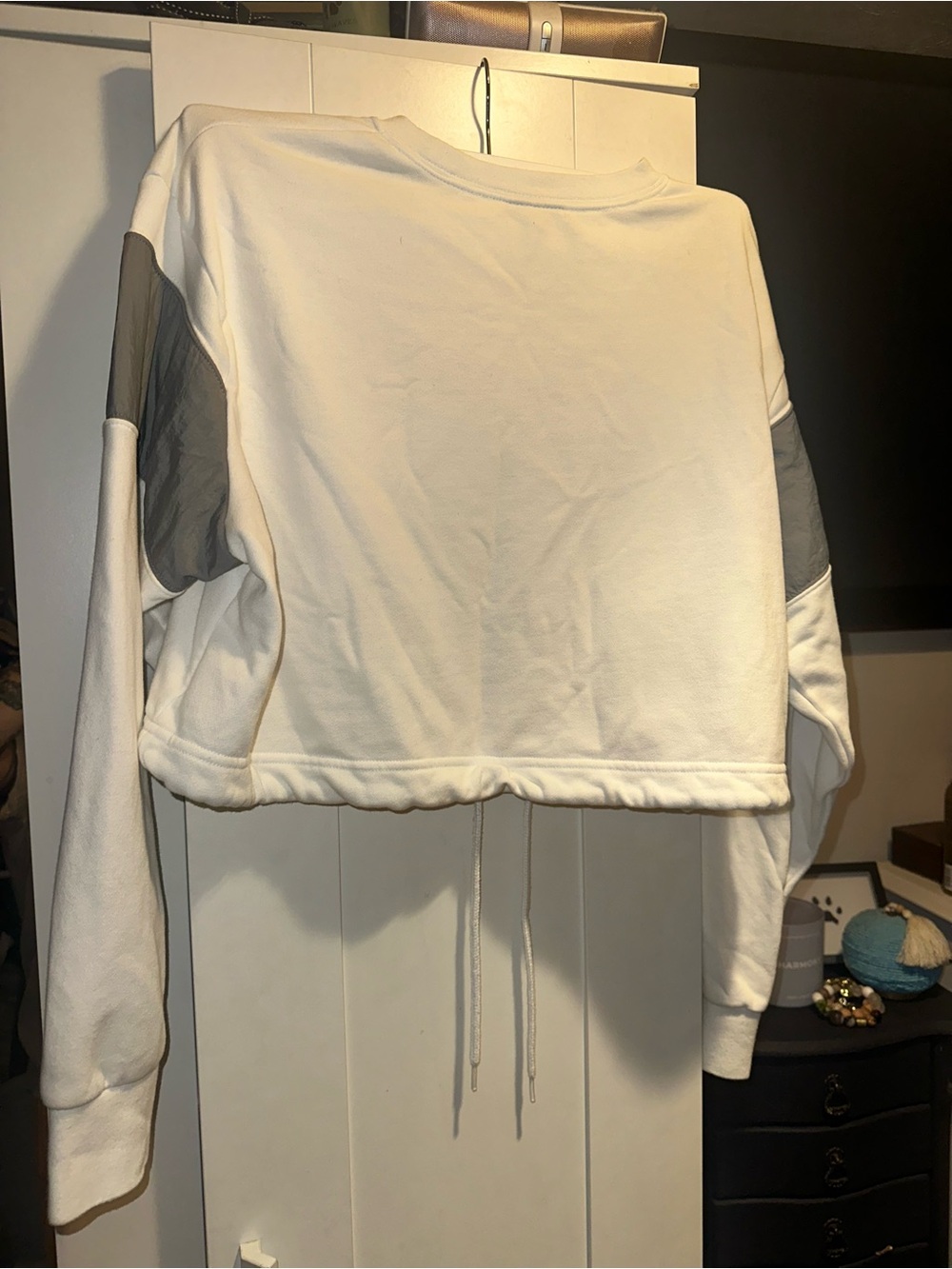 NIKE Colorblocked Logo Cropped Crewneck
$60MSRP - Picture 4 of 7